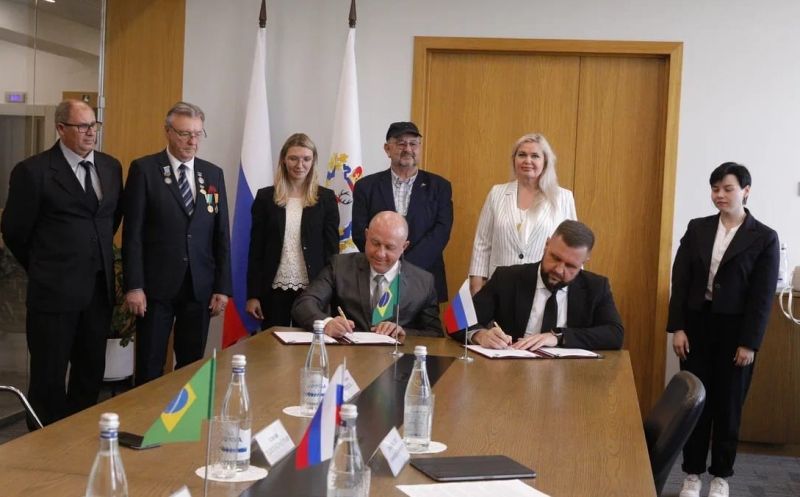 Foto de capa da notícia: Solenidade de Irmanamento com a cidade de Voskresensky - Rússia