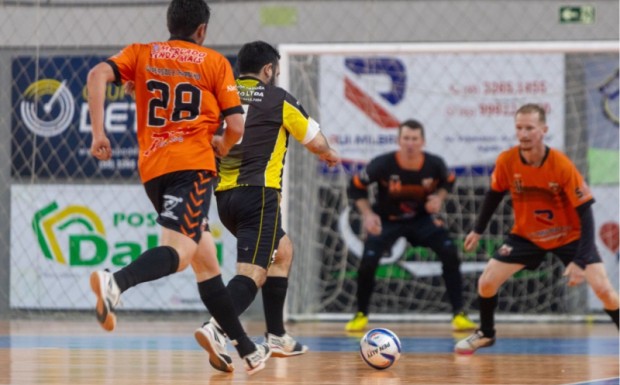 Foto de capa da notícia: Gestão esportiva é modernizada com acompanhamento online do Campeonato Municipal de Futsal