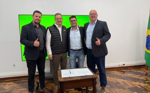 Foto de capa da notícia: Agudo firma parceria com o Estado para investir na recuperação de estradas vicinais