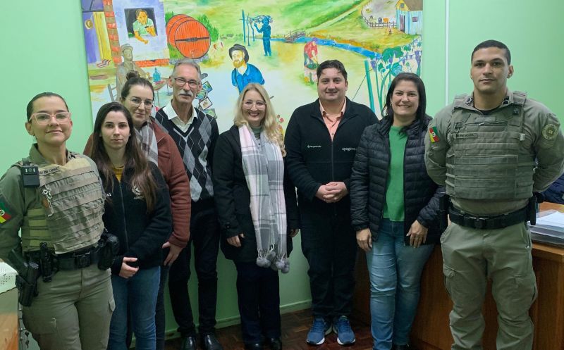 Foto de capa da notícia: OPERAÇÃO ESCOLA SEGURA DEFINE NOVAS AÇÕES