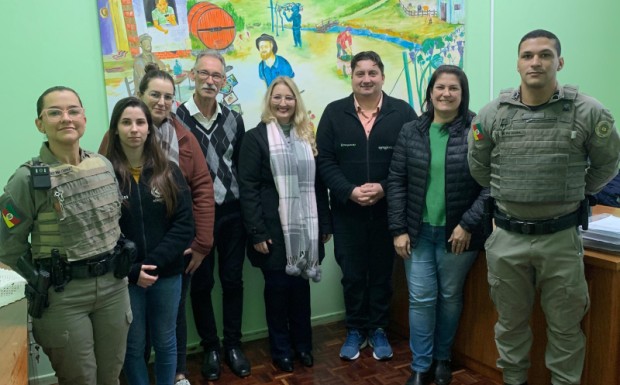 Foto de capa da notícia: OPERAÇÃO ESCOLA SEGURA DEFINE NOVAS AÇÕES