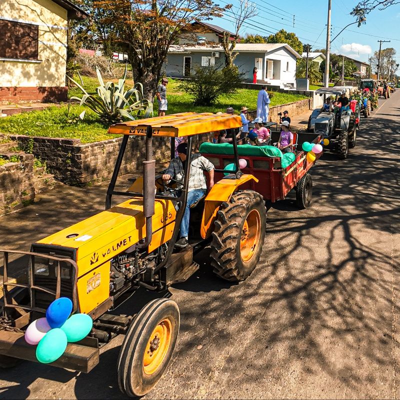 Foto de capa da notícia DESFILE DO COLONO E MOTORISTA 2025: