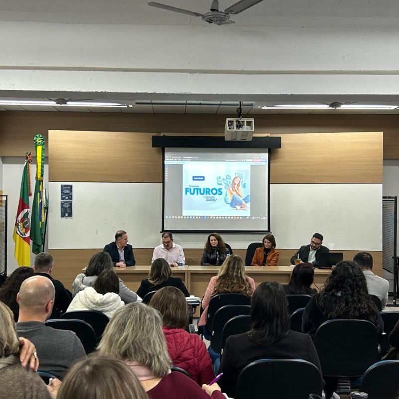 Foto de capa da notícia: EDUCAÇÃO PARTICIPA DE REUNIÃO COM A AMESNE