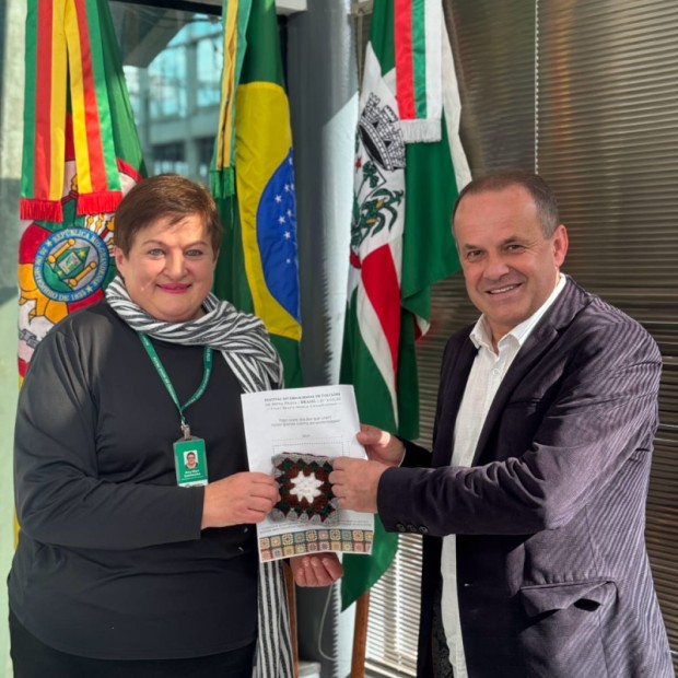 Foto de capa da notícia: VILA FLORES PARTICIPA DE CAMPANHA DO FESTIVAL INTERNACIONAL DE FOLCLORE