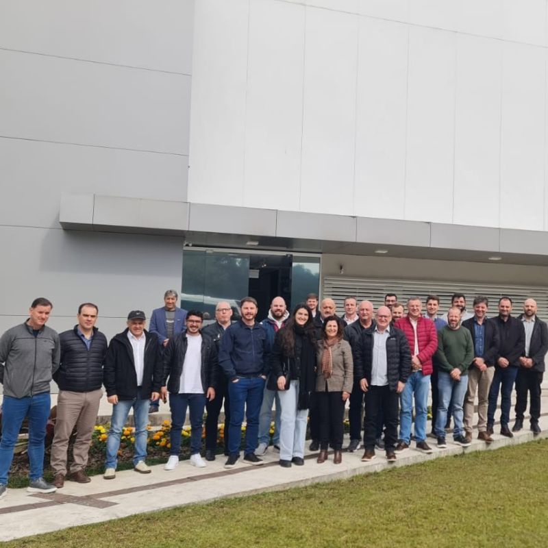 Foto de capa da notícia PODER PÚBLICO AMPLIA CONHECIMENTO E ESTUDA BOAS PRÁTICAS DE COLETA E DESTINAÇÃO DE RESÍDUOS