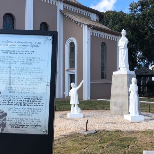 Foto de capa da notícia: Reinauguração da Praça Frei Adelar Primo Rigo em Vila Flores