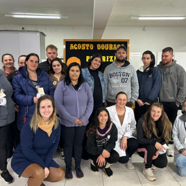 Foto de capa da notícia: Vila Flores realiza ações em alusão ao Agosto Dourado