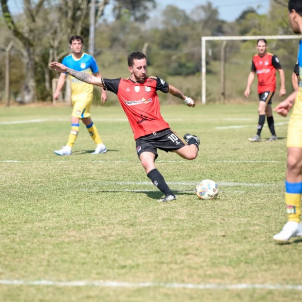 Foto de capa da notícia: FUTEBOL SETE PROMOVE MAIS JOGOS EMOCIONANTES