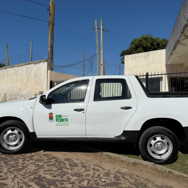 Foto de capa da notícia: Prefeitura entrega novo veículo para reforçar atendimentos da Assistência Social