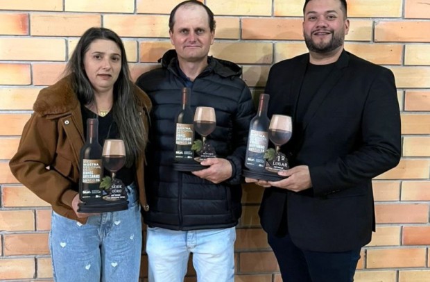 Foto de capa da notícia: Ciriaquense é premiado na XIX Mostra Regional de Vinhos Artesanais 2025