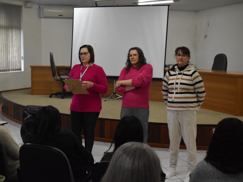 Foto de capa da notícia: GRUPO DE EDUCAÇÃO FISCAL APRESENTA PROGRAMAS DURANTE A CAPACITAÇÃO DOS PROFESSORES.