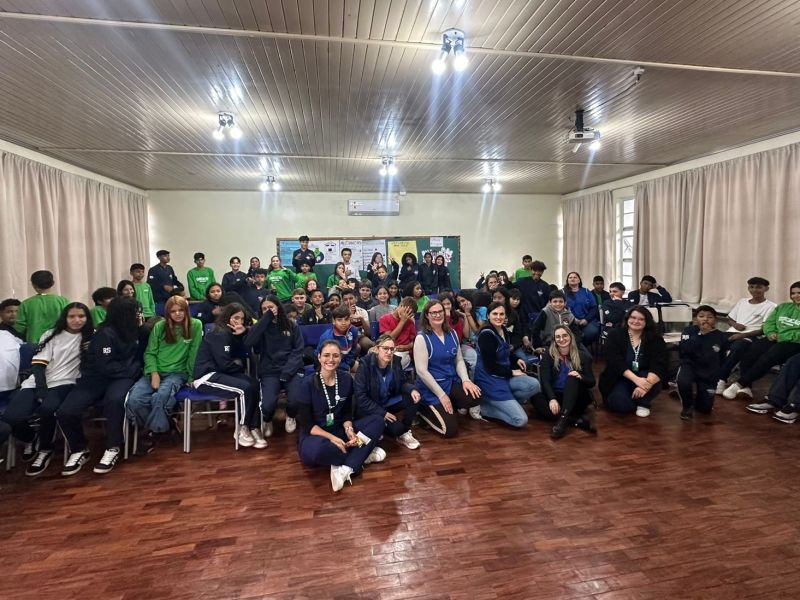Foto de capa da notícia: CONSCIENTIZAÇÃO EM SAÚDE: IMPORTÂNCIA DA VACINAÇÃO É CONVERSA COM ALUNOS.
