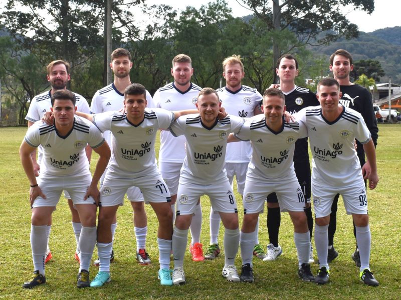 Foto de capa da notícia: 1º CAMPEONATO DE FUTEBOL SETE DE NOVA ARAÇÁ TEM RODADA DE ABERTURA.