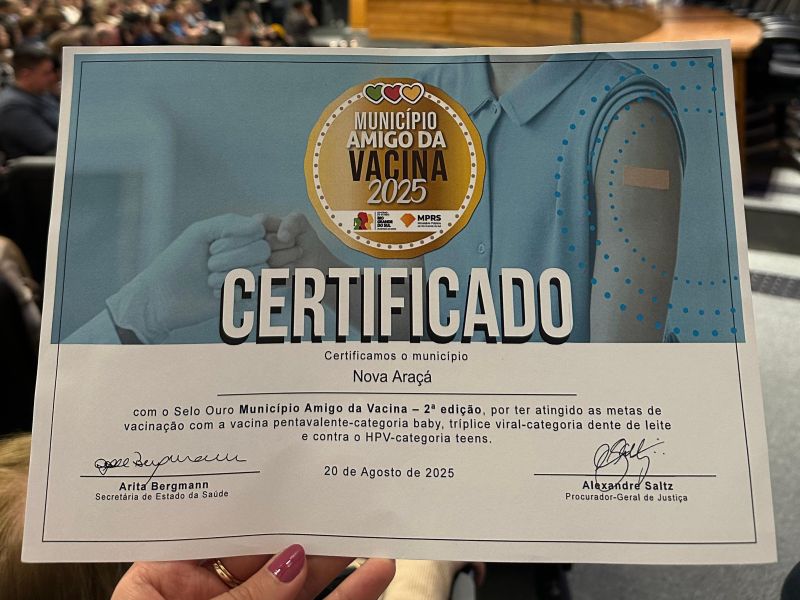 Foto de capa da notícia: NOVA ARAÇÁ RECEBE O SELO DE AMIGO DA VACINA