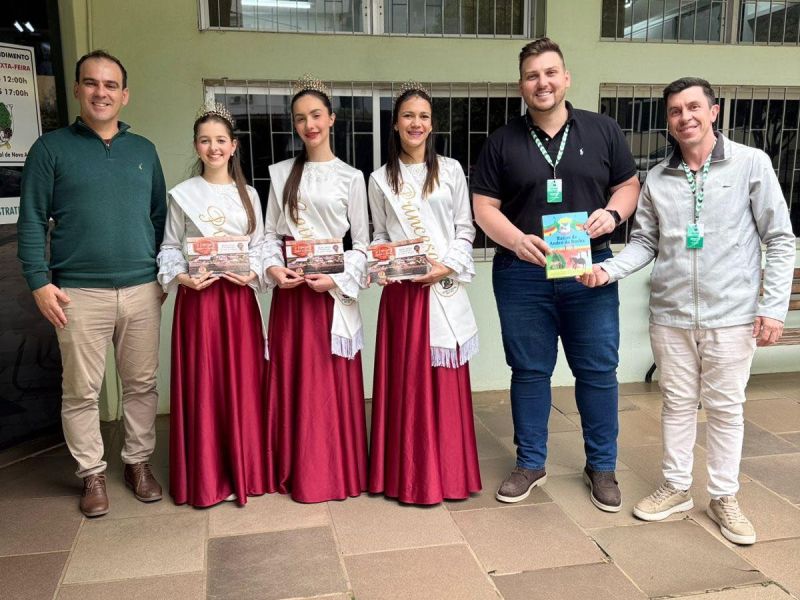 Foto de capa da notícia: COMITIVA DA 15ª EXPOAGRO DE ANDRÉ DA ROCHA