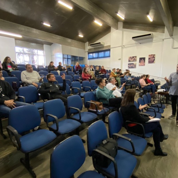 Foto de capa da notícia: Servidores municipais participam de capacitação em primeiros socorros