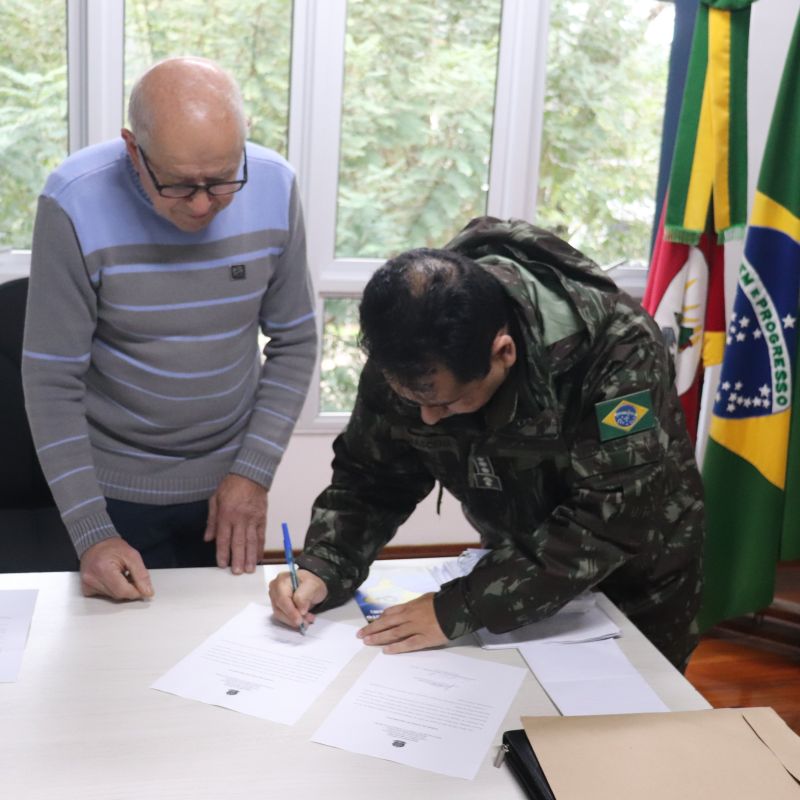 Foto da Notícia Prefeito Glicério Junges toma posse como Presidente da Junta de Serviço Militar