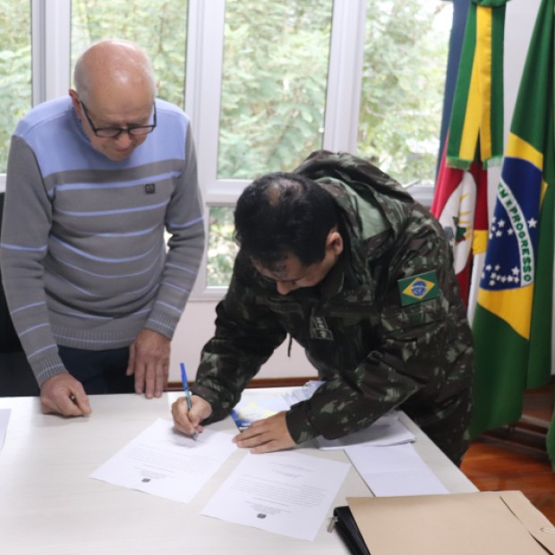 Foto de capa da notícia: Prefeito Glicério Junges toma posse como Presidente da Junta de Serviço Militar