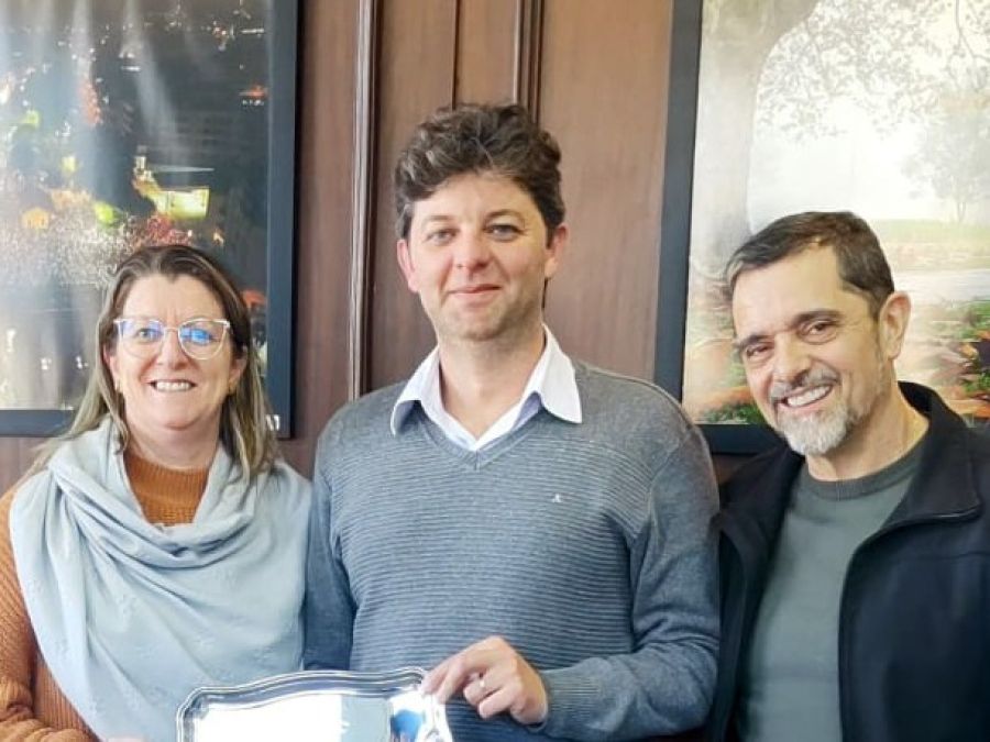 Foto de capa da notícia Prefeito Kirch convida Guazzelli Filho para permanecer como presidente do FestiQueijo em 2026