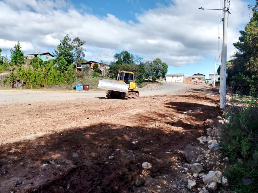 Foto de capa da notícia Rua Marau, em frente à Escola Leonel, terá pavimentação em breve