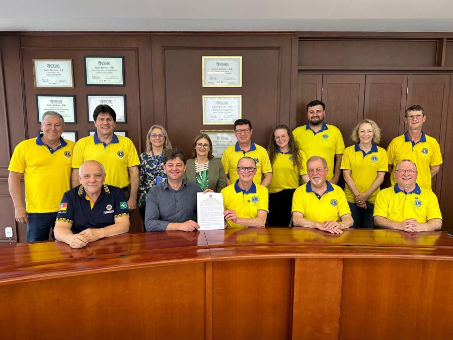 Foto de capa da notícia Administração Municipal realiza cessão de uso de área para o Lions Clube de Carlos Barbosa