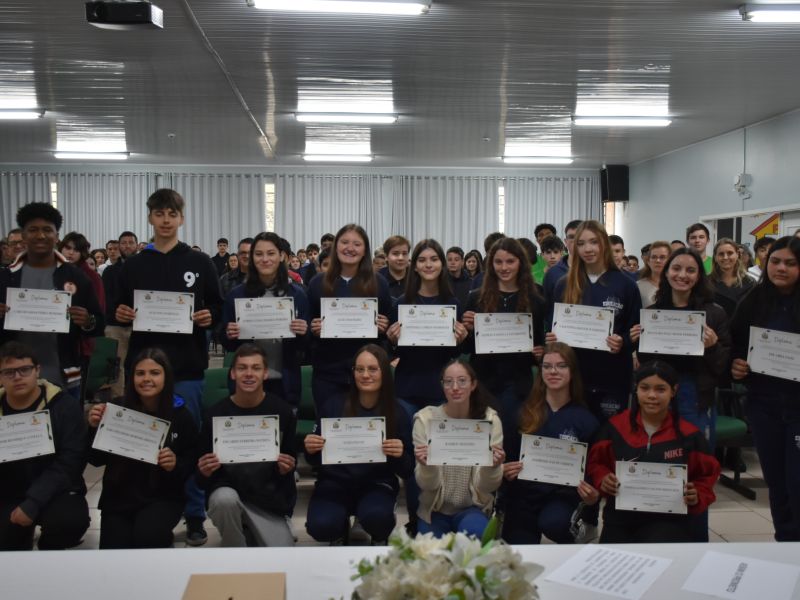 Câmara de Vereadores empossa novos Vereadores Juvenis
