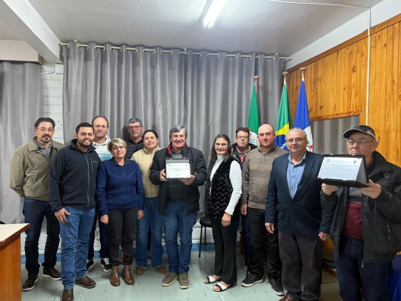 Foto de capa da notícia Sessão Solene de entrega do Certificado Agricultor e Motorista Destaque 2025