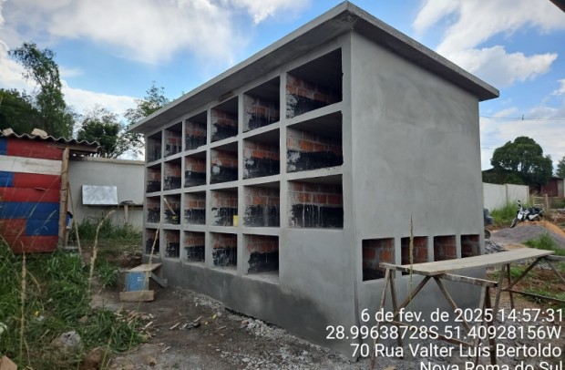 Foto de capa EXECUÇÃO DO MURO DE CERCAMENTO FRONTAL DO CEMITÉRIO PÚBLICO MUNICIPAL E CONSTRUÇÃO DE TÚMULOS EM FORMA DE GAVETAS