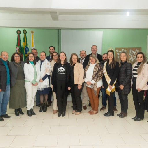 Foto de capa da notícia: Sessão Solene em homenagem ao Dia Municipal da Cultura e da Paz