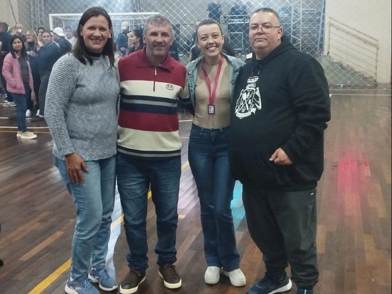 Foto de capa da notícia VEREADORES PARTICIPAM DA FINAL DO FUTSAL FEMININO 2025 E ENTREGAM PREMIAÇÕES