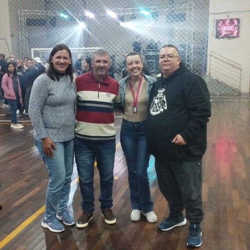 Foto de capa da notícia: VEREADORES PARTICIPAM DA FINAL DO FUTSAL FEMININO 2025 E ENTREGAM PREMIAÇÕES