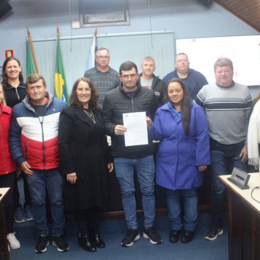 Foto de capa da notícia: MOÇÃO DE PESAR É ENTREGUE A FAMILIARES DE GILBERTO INACIO SCHAAB