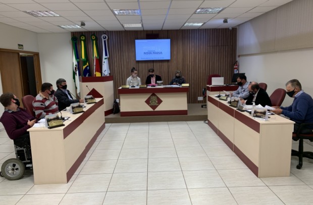 Foto de capa da notícia: Câmara de Vereadores recebeu o Prefeito Municipal para apresentação das metas fiscais do primeiro quadrimestre de 2021.