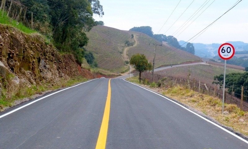 Foto de capa da notícia Prefeitura de Nova Pádua entrega 3,65 km de asfalto