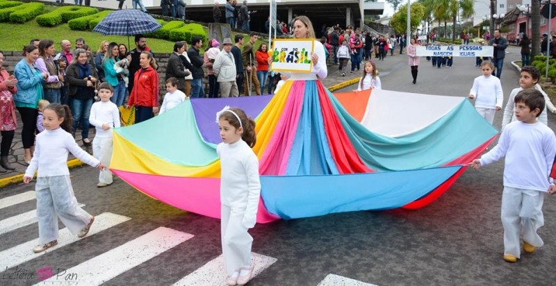 Foto de capa da notícia Desfile Cívico em Nova Pádua