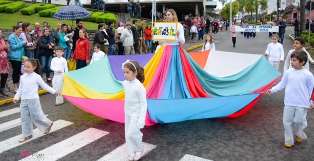 Foto de capa da notícia: Desfile Cívico em Nova Pádua