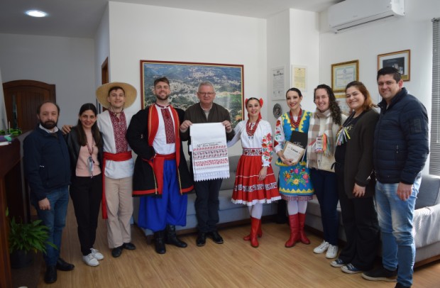 Foto de capa da notícia: Prefeitura de Nova Petrópolis recebe visita Ballet Ucraniano Roksolana da Argentina