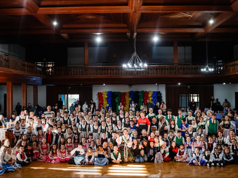 Foto de capa da notícia: Festival Internacional de Folclore de Nova Petrópolis tem primeiro fim de semana de celebração à diversidade cultural