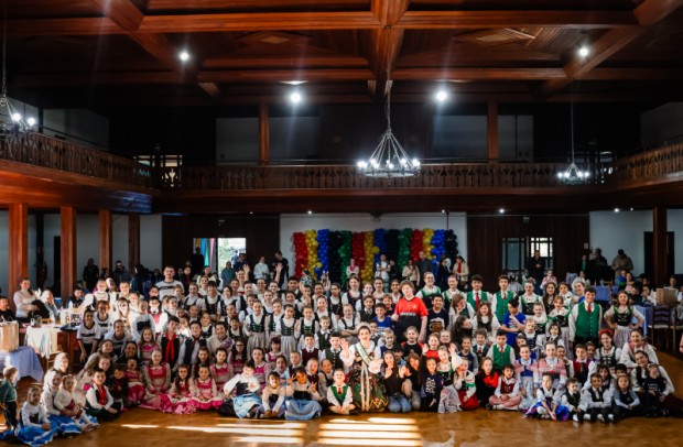 Foto de capa da notícia: Festival Internacional de Folclore de Nova Petrópolis tem primeiro fim de semana de celebração à diversidade cultural
