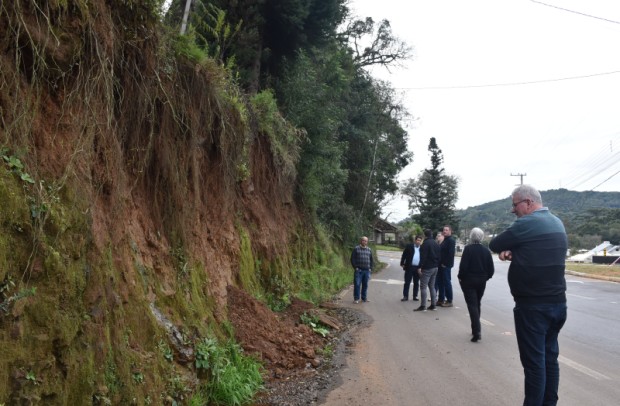 Foto de capa da notícia: Diretor-presidente da EGR visita pontos críticos da ERS-235 em Nova Petrópolis
