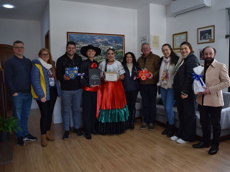Foto de capa da notícia: Administração Municipal recebe visita da Compañia Folclórica Tierra Y Consecha, da Costa Rica