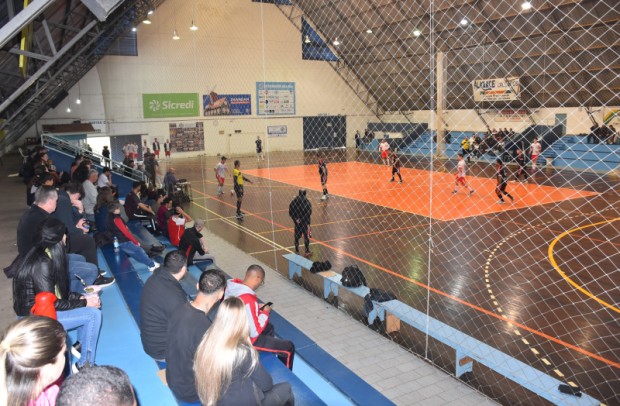 Foto de capa da notícia: Casablanca e Falcões Du Vale disputam o título da Copa Nova Petrópolis de Futsal – 2ª Divisão