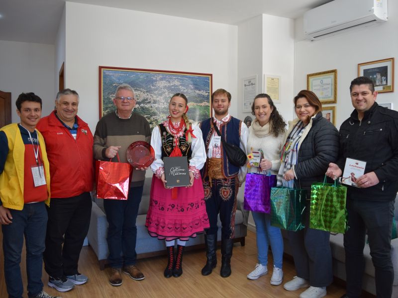 Foto de capa da notícia: Prefeitura de Nova Petrópolis recebe o grupo Lechowia Dance Company do Canadá