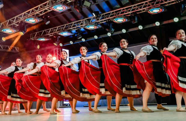 Foto de capa da notícia: Festival Internacional de Folclore de Nova Petrópolis se despede neste final de semana