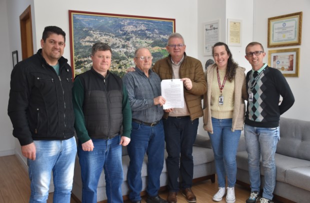 Foto de capa da notícia: Prefeitura de Nova Petrópolis firma Termo de Fomento com o CTG Pousada da Serra