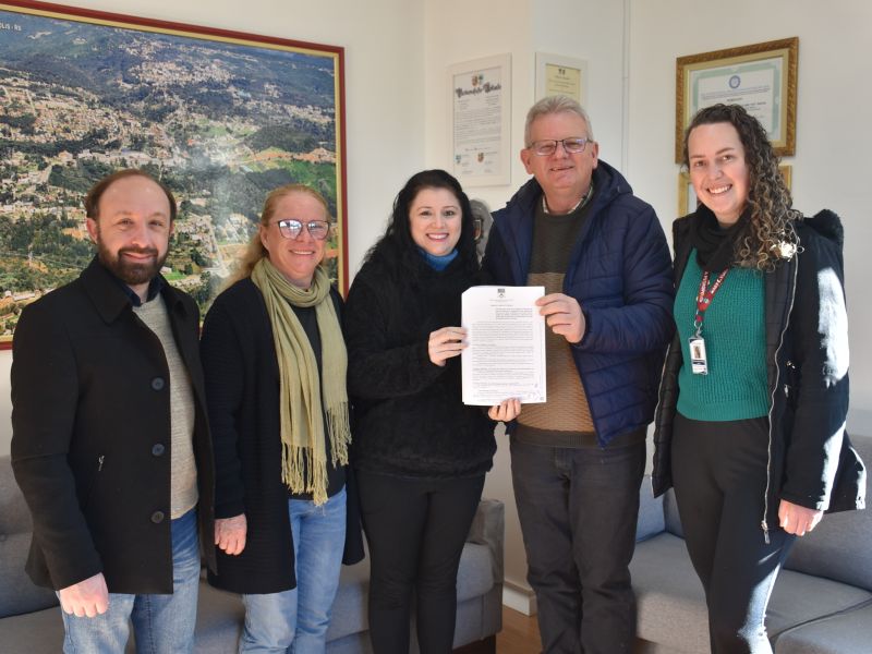 Foto de capa da notícia: Prefeitura de Nova Petrópolis firma parceria para realização do 25º Festival Municipal de Música Estudantil