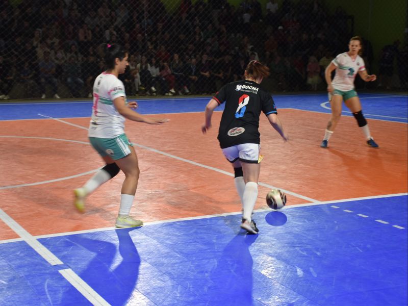 Foto de capa da notícia: Copa Nova Petrópolis de Futsal - Divisão de Acesso e Campeonato Municipal de Futsal Feminino iniciam neste fim de semana