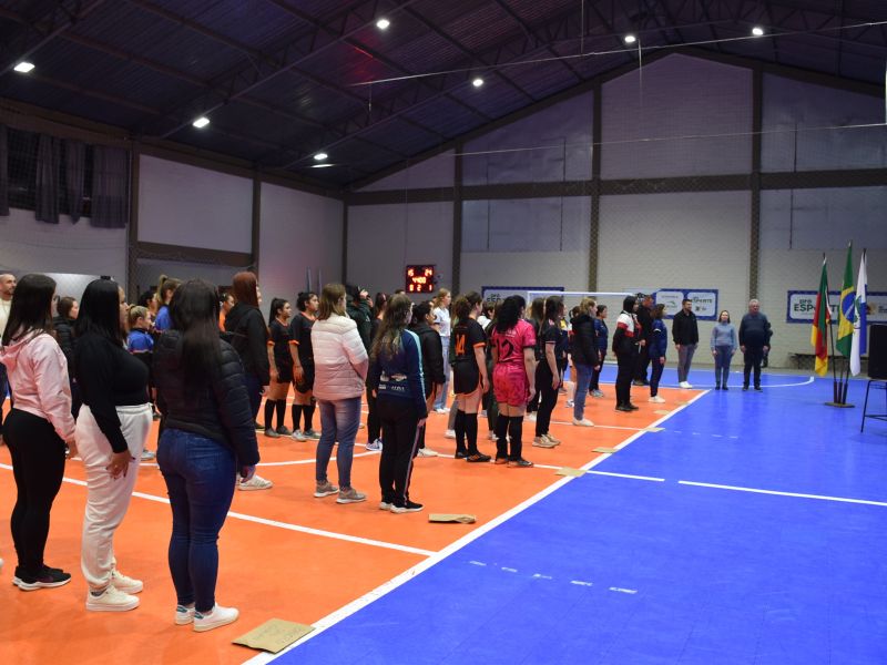 Foto de capa da notícia: XXV Campeonato Municipal de Futsal Feminino tem início em Nova Petrópolis
