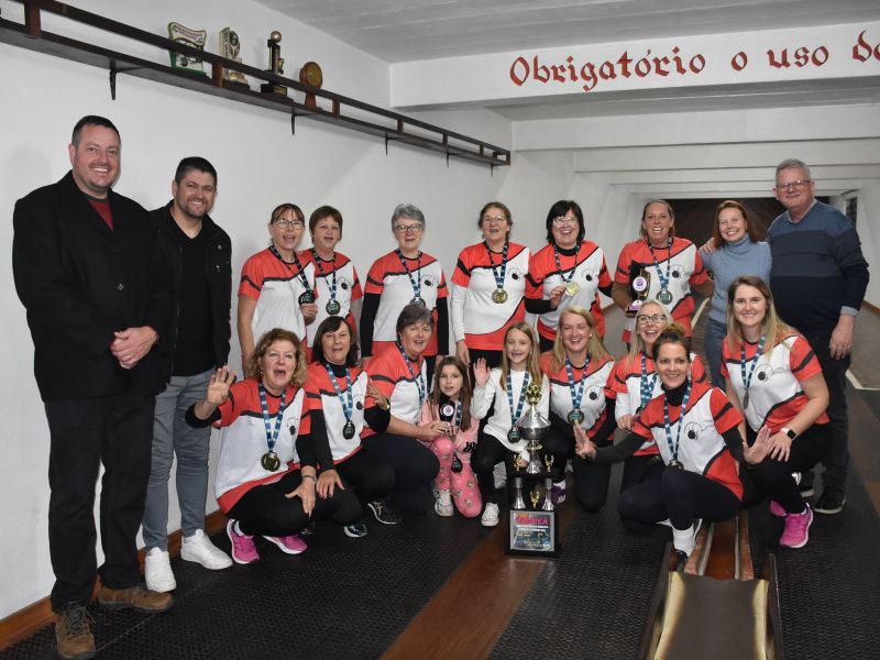 Foto de capa da notícia: Equipe Meninas da Vila é campeã do Municipal de Bolão Feminino 2025