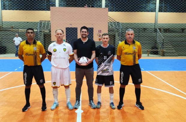 Foto de capa da notícia: Tem início o Campeonato Municipal de Futsal Veterano 2025 de Nova Petrópolis